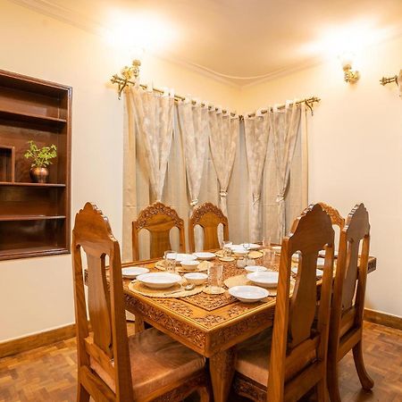 Stayvista At Pinewood Villa - Pet Friendly Villa With Lawn & Pool Table Srinagar  Exterior photo