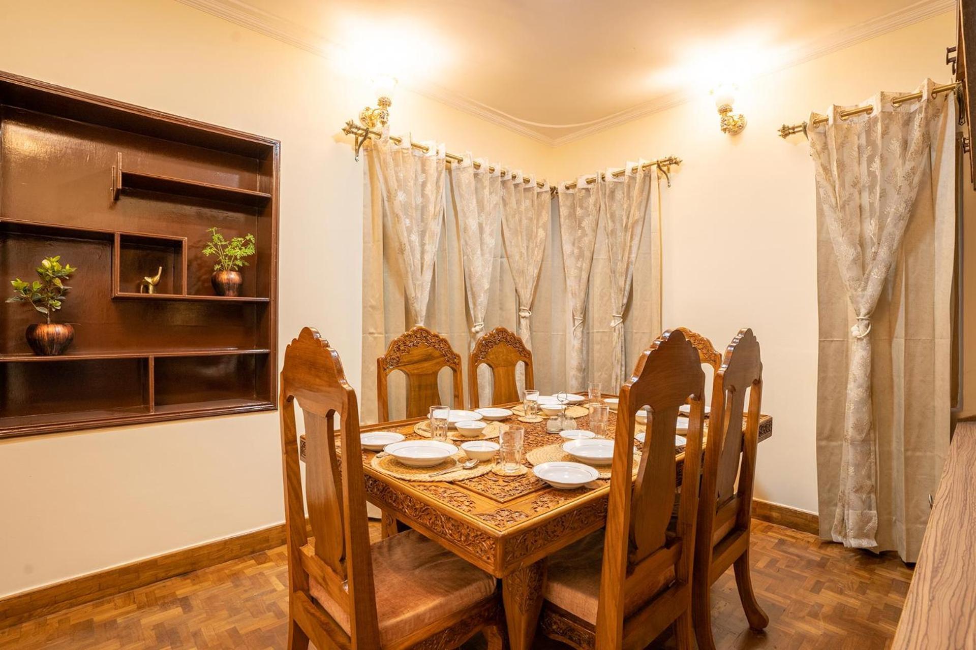Stayvista At Pinewood Villa - Pet Friendly Villa With Lawn & Pool Table Srinagar  Exterior photo