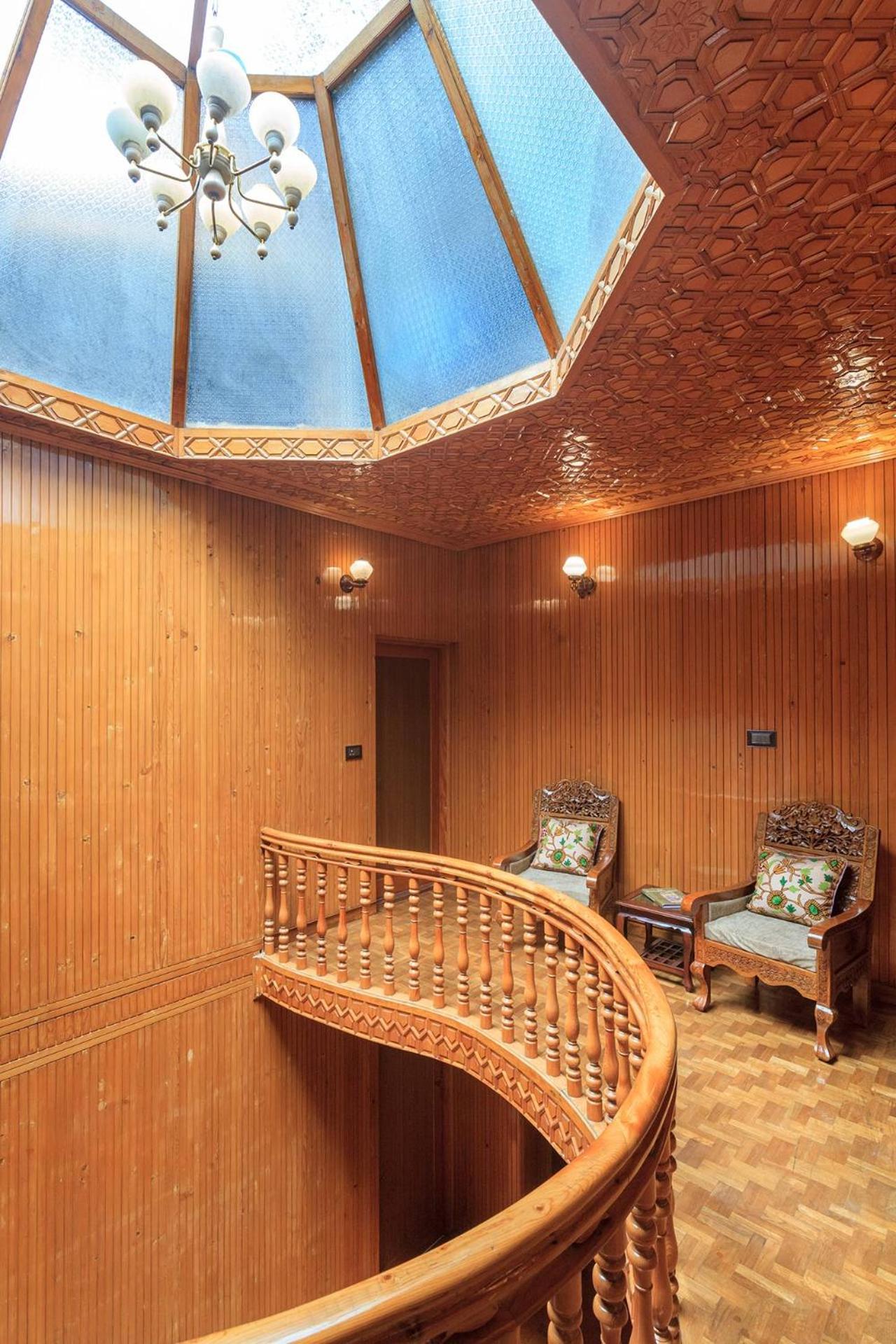 Stayvista At Pinewood Villa - Pet Friendly Villa With Lawn & Pool Table Srinagar  Exterior photo